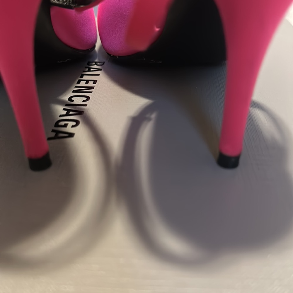 Authentic Balenciaga hot pink sling back 45mm pumps Size 38 - Picture 4 of 7
